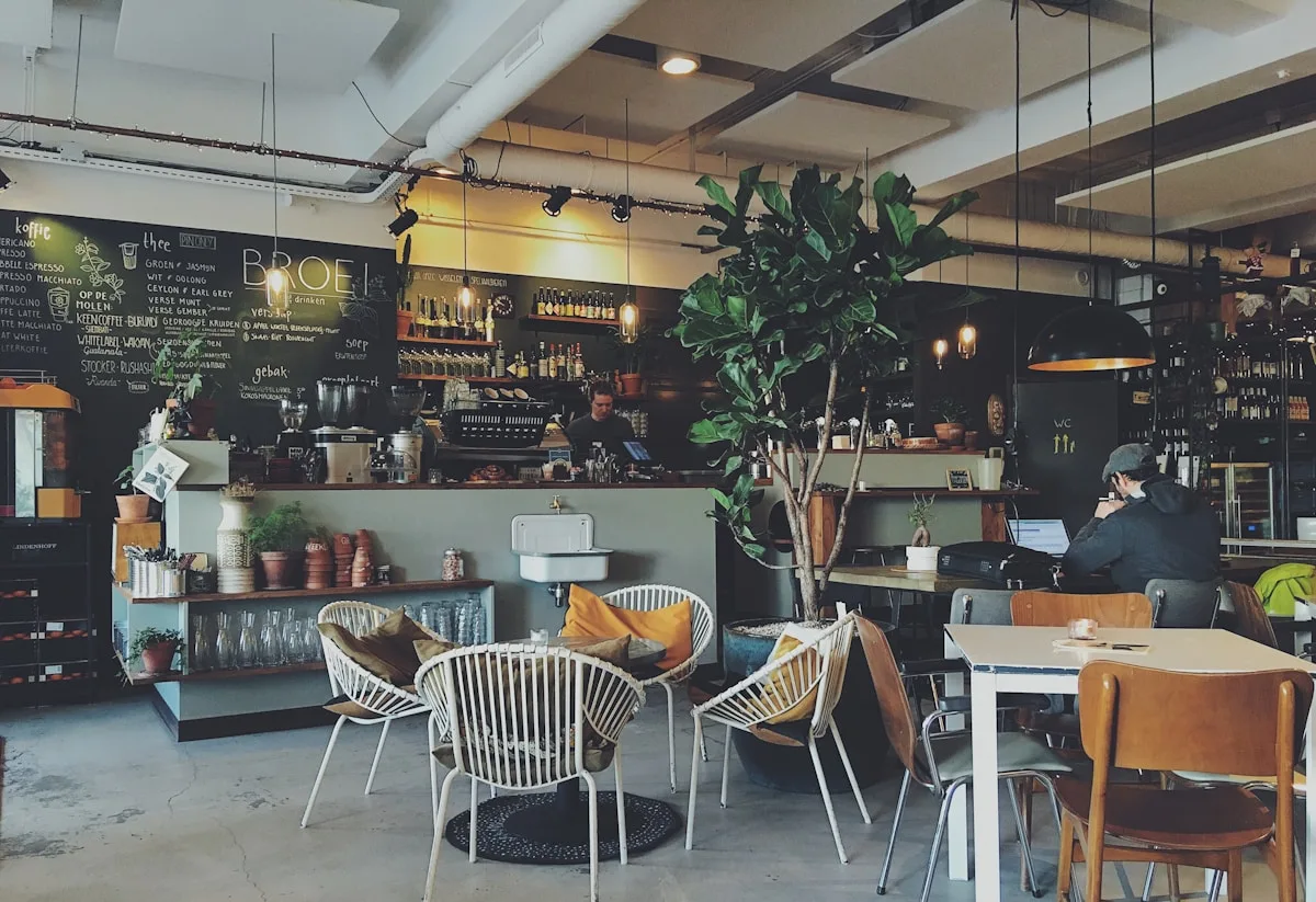 vibe de primăvară în cafenea ✨
